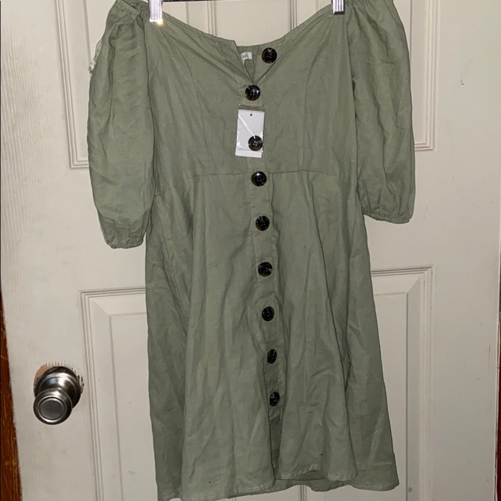 Button Down Off the Shoulder Dress; S; *w/ tags*